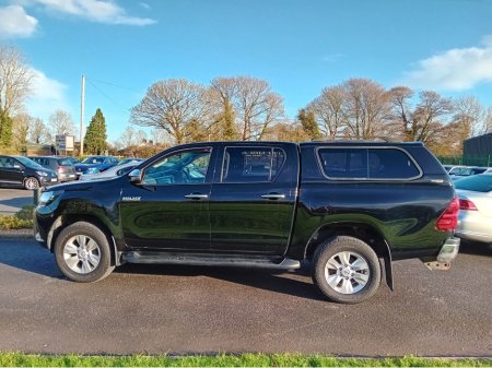 2020 Toyota Hilux DOUBLE CAB SR5 4DR €30,750