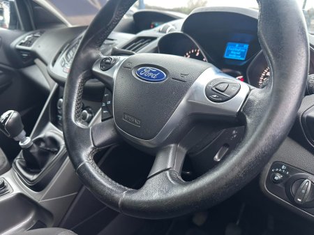 2015 Ford Kuga 4SEATS Commercial €5,950 thumbnail