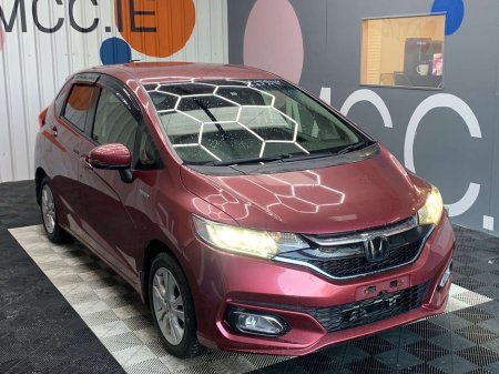 2017 Honda Fit Honda Fit 1.5 L Pack Hybrid Automatic / Honda Sensing / Reverse Camera/Honda Fit Automatic €12,950