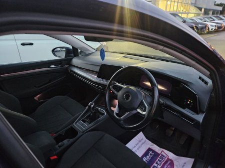 2022 Volkswagen Golf Style 2.0 TDI 115HP 5DR €25,990