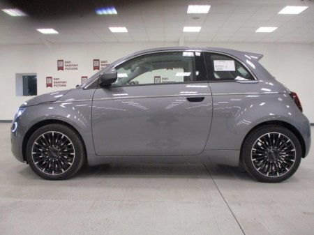 2025 Fiat 500e  €28,645