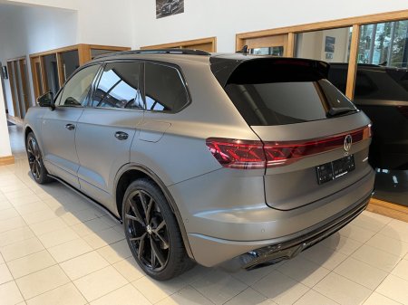 2024 Volkswagen Touareg 3.0TSI PHEV 462HP 4M DSG R €84,950