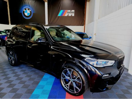 2021 BMW X5 212 X5 45E M SPORT PRO XDRIVE  (CRAZY SPEC)BMW MERINO INDIVIDUAL LEATHER -M SPORT PRO PACK-   COMFORT PLUS  PACK- VISIBILITY PLUS PACK - TECHNOLOGY+ PACK-   PANORAMIC  SUNROOF SKY LOUNGE - HARMON KARD €69,995