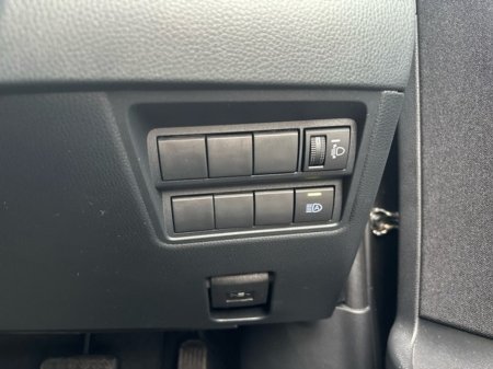 2023 Toyota Yaris 1.5 HYBRID LUNA 4DR AUTO €22,950 thumbnail