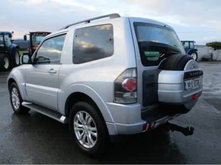 2014 Mitsubishi Pajero 3.2 DID SWB COMM 4WORK SG2 197BHP €20,995 thumbnail