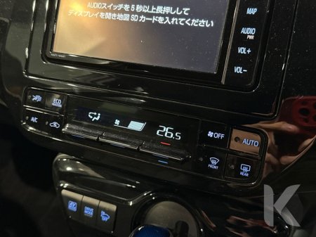 2020 Toyota Prius HYBRID 1.8L AUTOMATIC - MULTI FUNCTION STEERING WHEEL - CRUISE CONTROL - LANE KEEP ASSIST - HEATING / AC CONTROLS €17,450 thumbnail