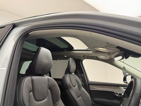 2025 Volvo XC90 ULTRA T8 RECHARGE 2.0 455HP PHEV *7 SEATER* €89,990 thumbnail