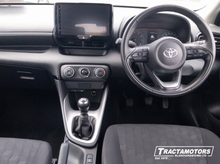 2024 Toyota Yaris 1.5 LUNA €20,499