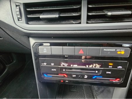 2023 Volkswagen T-Cross LIFE 1.0 TSI D7F 110HP €23,950 thumbnail