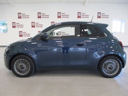 2025 Fiat 500e  €26,145
