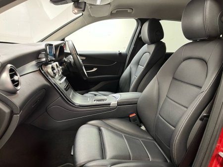 2022 Mercedes-Benz GLC Class 220d 4Matic - Reversing Camera - Climate Control - Heated Seats - Auto Lights/Wipers - €55,950 or €56,900 with Supagard Vehicle Protection & GAP Insurance €53,950 thumbnail