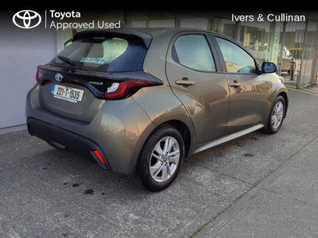 2022 Toyota Yaris HYBRID LUNA 4DR AUTO €20,700