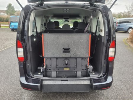 2025 Ford Tourneo Connect Titanium 122bhp Wheelchair Accessible €44,995