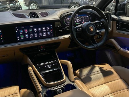 2024 Porsche Cayenne 3.0 V6 E-HYBRID MEGA  SPEC €109,950 thumbnail