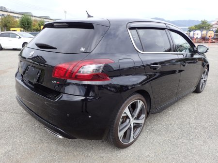 2018 Peugeot 308 GT 2.0 HDI DIESEL 180 BHP AUTOMATIC // GENUINE GT TOP SPEC CAR // GT SUEDE SPORTS BUCKET SEATS // REVERSING CAMERA // GT FLAT BOTTOM SPORTS STEERING WHEEL €17,950