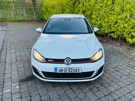 2014 Volkswagen Golf  €16,950