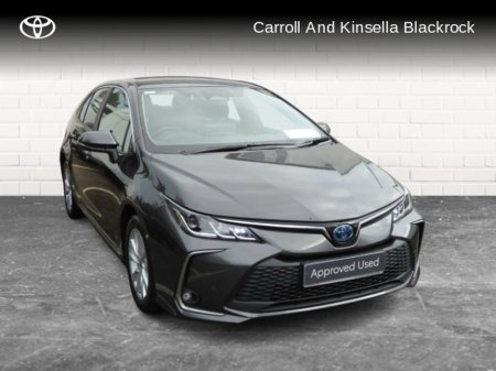 2025 Toyota Corolla Hybrid Luna Saloon €31,450