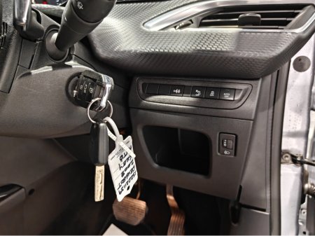 2015 Peugeot 2008 ALLURE 1.2 PURETECH AUTOMATIC €8,250 thumbnail