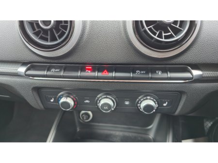 2017 Audi A3 Saloon LIMOUSINE 1.6 TDI 110 SE ST 4DR AUTO €16,450 thumbnail