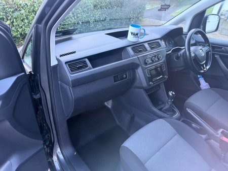 2019 Volkswagen Caddy C20 TRENDLINE TDI 102 €12,560 thumbnail