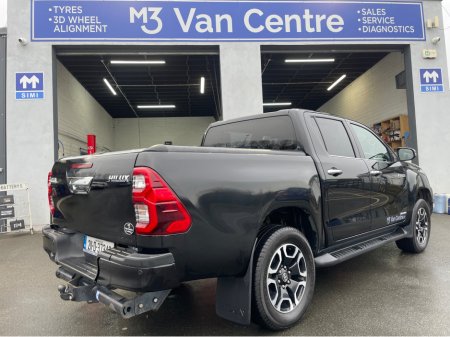 2021 Toyota Hilux 2021 TOYOTA HILUX 2.4 D-4D INVINCIBLE 4WD CREW CAB €28,950 thumbnail