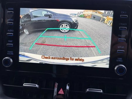 2022 Toyota Corolla 1.8 Hybrid Luna Saloon €20,750 thumbnail