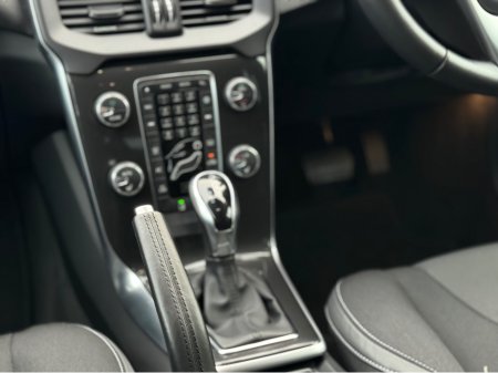 2019 Volvo V40 MOMENTUM - D4 2.0L DIESEL - AUTO - 12M WARRANTY - CAR: 1616 thumbnail