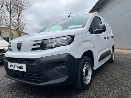 2025 Peugeot Partner 
