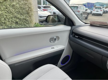 2023 Hyundai Ioniq 5 PREMIUM LE 58KW //FULL LEATHER SEATS//HEATED SEATS AND STEERING WHEEL//ADAPTIVE CRUISE CONTROL// €28,950 thumbnail