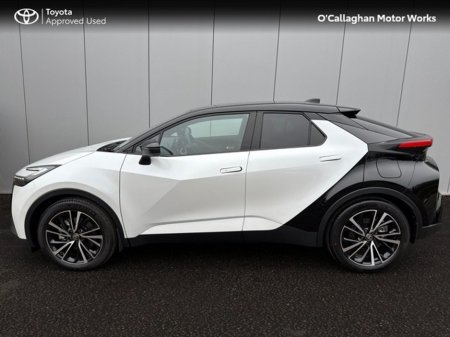 2025 Toyota C-HR C-HR PHEV PREMIERE EDITIO €46,950 thumbnail
