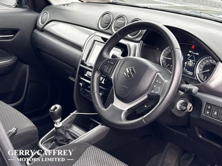 2020 Suzuki Vitara SZT 1.4 Petrol Hybrid Manual - 4 Years Manufacturer Warranty €17,950 thumbnail