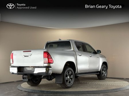 2026 Toyota Hilux 2.8 SR5 Manual €55,400