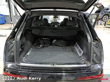 2025 Audi Q7 60TFSI E QUATTRO 490BHP AUTOMATIC €96,900 thumbnail