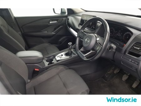 2022 Nissan Qashqai 1.3 PET MILD HYBRID SV PREMIUM €27,995 thumbnail