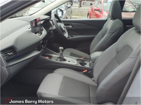 2025 Nissan Qashqai 1.3 PET MILD HYBRID SV PREMIUM €37,950