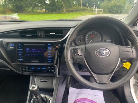 2019 Toyota Auris 1.4 D-4D TERRA 4DR €11,950 thumbnail