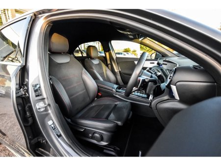 2025 Mercedes-Benz A Class A250e AMG Premium Saloon thumbnail