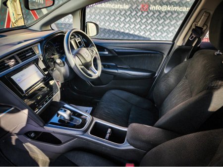 2019 Honda Shuttle Hybrid 5 seater €13,950 thumbnail