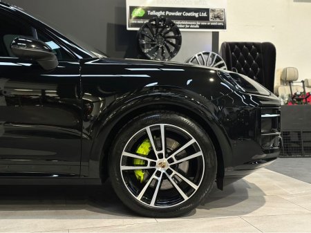 2024 Porsche Cayenne 3.0 V6 E-HYBRID MEGA  SPEC €109,950 thumbnail
