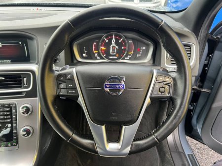 2017 Volvo V60 D4 2.0D // SERVICE HISTORY // LEATHER POWERED HEATED SEATS // DIGITAL CLUSTER €17,950