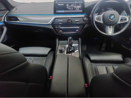 2021 BMW 5 Series 212 545 XDRIVE M SPORT PRO (MASSIVE SPEC )VISIBILITY PACKAGE WITH LASER LIGHTS  - DRIVER ASSIST PROF PACK- PARK ASSIST PROF PACK-  TECH PLUS PACKAGE - HEADS UP- HARMON KARDON - ACTIVE CRUISE CONTROL thumbnail