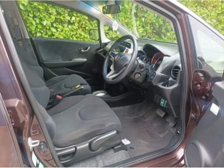 2014 Honda Jazz HI SPEC 1.3  4 CYLINDER i-VTEC PETROL FACTORY IMMOBILISER PROXIMITY KEYS REVERSE CAMERA LARGE TOUCH SCREEN RADIO MULTI-FUNCTION STEERING WHEEL JUST FULLY SERVICED NEW NCT & 6 MONTHS ROAD TAX €10,395