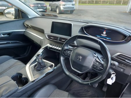 2018 Peugeot 5008 ALLURE 1.6 BLUE HDI 120 4 4DR €16,950 thumbnail