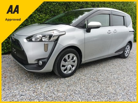 2016 Toyota Sienta 1.5 PETROL AUTOMATIC 7 SEATER ONLY 27534km SERVICE HISTORY (7 STAMPS) REVERSE CAMERA FACTORY IMMOBILISER TOUCH SCREEN RADIO WITH ANDROID AUTO & APPLE CAR PLAY 2 YEARS NCT 1 YEAR ROAD TAX €15,995