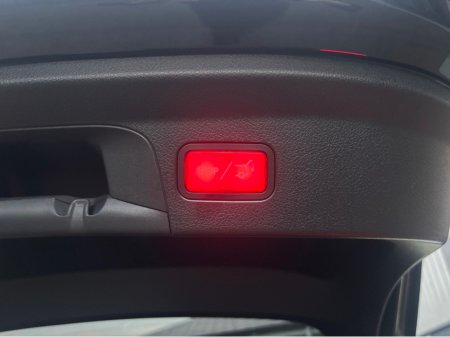 2024 Mercedes-Benz GLE Class GLE 350 DE 4MATIC AMG LINE PREMIUM PLUS €99,900 thumbnail