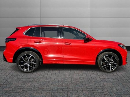 2024 Volkswagen Tiguan 2.0 TDI 150HP R-Line DSG Panoramic Sunroof €52,995 thumbnail