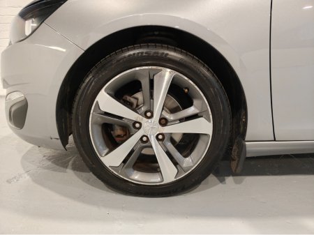 2016 Peugeot 308 1.6 HDI BLUE 120 ALLURE E EAT6 5DR AUTO €9,750 thumbnail