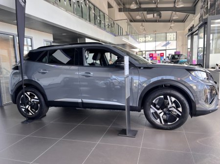 2025 Peugeot 2008 Electric 156bhp (54 kWh) Allure €36,100