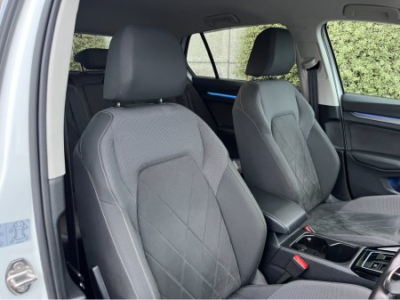 2022 Volkswagen Tiguan E-TSI STYLE AUTOMATIC HYBRID 1.5 PETROL //LOW MILES//HIGH SPEC//HEATED SEATS AND STEERING WHEEL//HEAD UP DISPLAY//KEYLESS ENTRY// €29,950 thumbnail