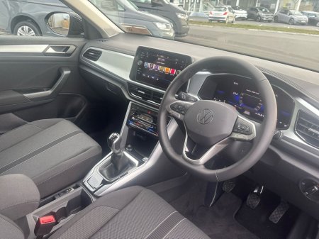 2026 Volkswagen T-Roc EDITION 75 2.0TDI M6F 116HP €40,184 thumbnail